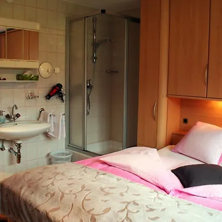 Haus Alpenheim Mathias Guest house *